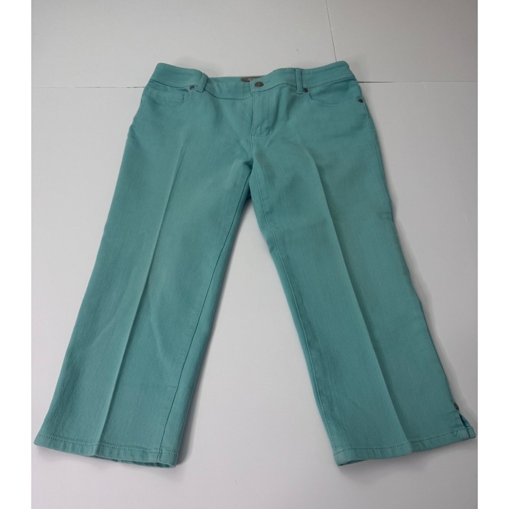 CHICOS Green Cropped Pants  Grommet/Slit Ankles  Stretch - Size 0.5 ( S/6)